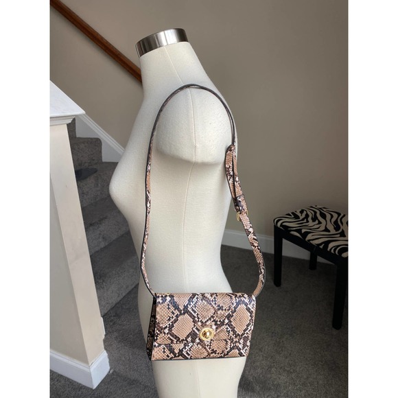 Small snake print bag--can be worn crossbody or as waist bag - Picture 2 of 4
